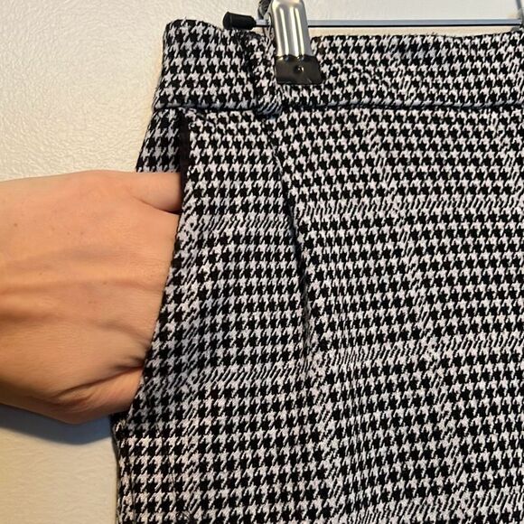 Love Tree Women's Black and White Houndstooth Stretch Trouser Pants - Picture 2 of 7